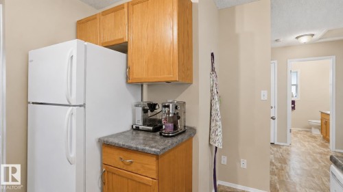 9745 71 Avenue, Edmonton, AB - Indoor