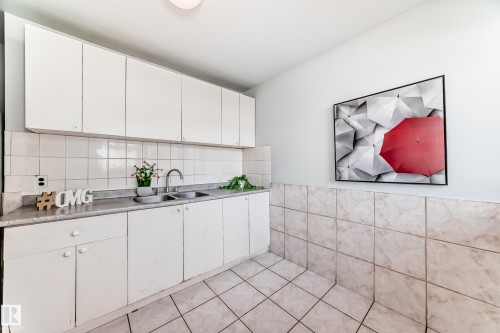 13003 Sherbrooke Avenue, Edmonton, AB - Indoor