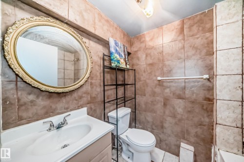 13003 Sherbrooke Avenue, Edmonton, AB - Indoor Photo Showing Bathroom