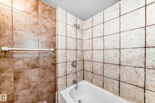 13003 Sherbrooke Avenue, Edmonton, AB - Indoor Photo Showing Bathroom