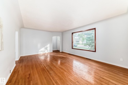 13003 Sherbrooke Avenue, Edmonton, AB - Indoor Photo Showing Other Room