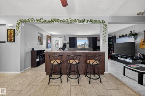 10520 52 Avenue, Edmonton, AB - Indoor