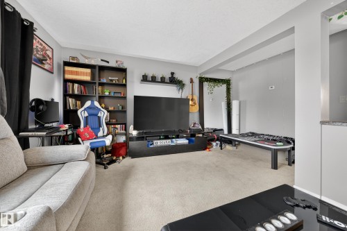 10520 52 Avenue, Edmonton, AB - Indoor