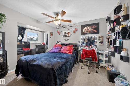 10520 52 Avenue, Edmonton, AB - Indoor Photo Showing Bedroom
