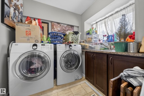 10520 52 Avenue, Edmonton, AB - Indoor Photo Showing Laundry Room