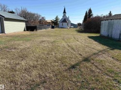 4915 50 Ave Holden, AB T0B 2C0