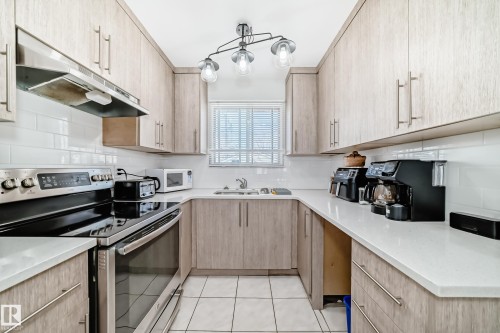 13524 123A Street, Edmonton, AB - Indoor Photo Showing Kitchen