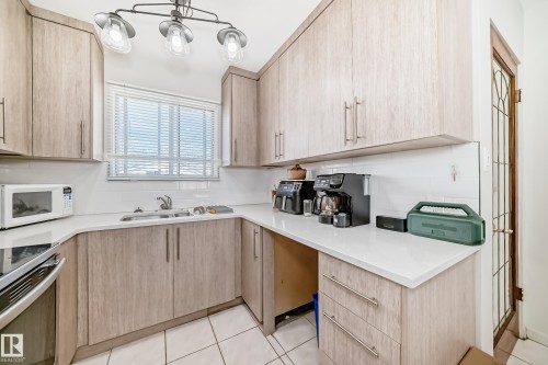 13524 123A Street, Edmonton, AB - Indoor Photo Showing Kitchen