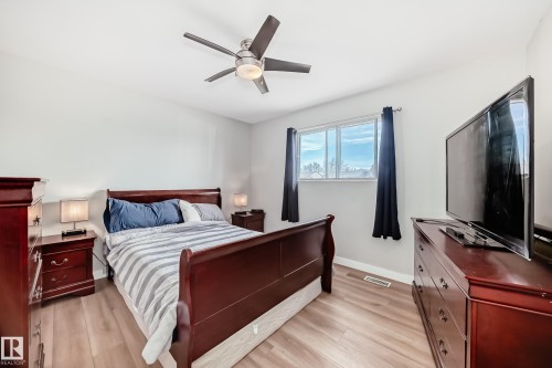 13524 123A Street, Edmonton, AB - Indoor Photo Showing Bedroom