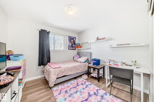 13524 123A Street, Edmonton, AB - Indoor Photo Showing Bedroom
