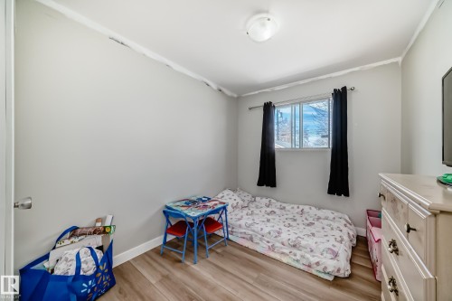 13524 123A Street, Edmonton, AB - Indoor Photo Showing Bedroom