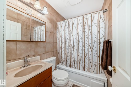 13524 123A Street, Edmonton, AB - Indoor Photo Showing Bathroom