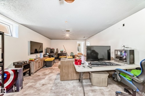 13524 123A Street, Edmonton, AB - Indoor