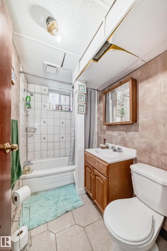 13524 123A Street, Edmonton, AB - Indoor Photo Showing Bathroom