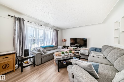 13524 123A Street, Edmonton, AB - Indoor Photo Showing Living Room