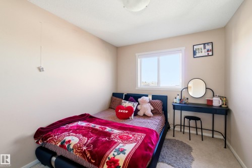 2132 32 Street Nw, Edmonton, AB - Indoor Photo Showing Bedroom