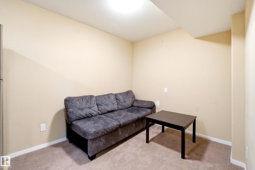 2132 32 Street Nw, Edmonton, AB - Indoor