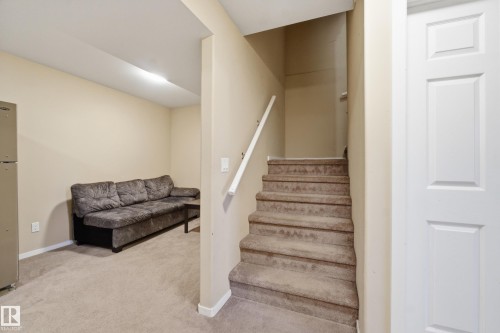 2132 32 Street Nw, Edmonton, AB - Indoor Photo Showing Other Room