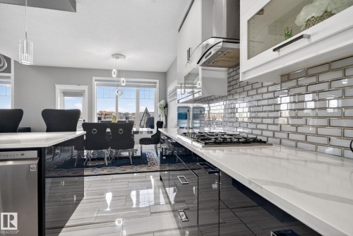 872 Ebbers Crescent, Edmonton, AB - Indoor Photo Showing Kitchen
