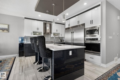872 Ebbers Crescent, Edmonton, AB - Indoor Photo Showing Kitchen With Stainless Steel Kitchen With Upgraded Kitchen