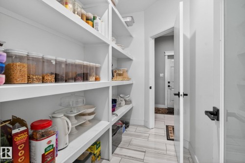 872 Ebbers Crescent, Edmonton, AB - Indoor With Storage