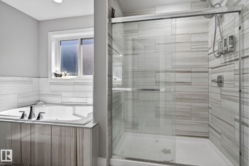 872 Ebbers Crescent, Edmonton, AB - Indoor Photo Showing Bathroom