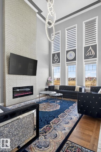 872 Ebbers Crescent, Edmonton, AB - Indoor With Fireplace