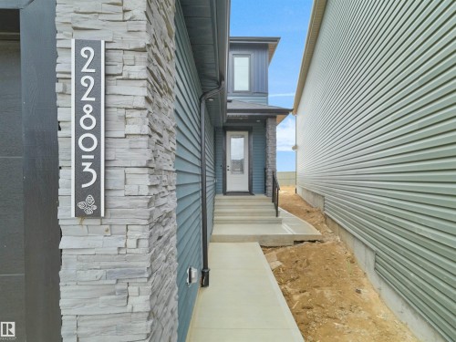 22803 80 Avenue, Edmonton, AB 