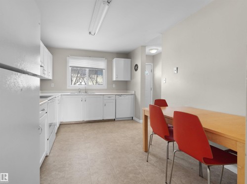 16483A 115 Street Nw, Edmonton, AB - Indoor Photo Showing Kitchen