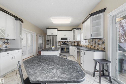 11212 35 Avenue, Edmonton, AB - Indoor Photo Showing Kitchen