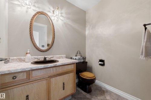 11212 35 Avenue, Edmonton, AB - Indoor Photo Showing Bathroom