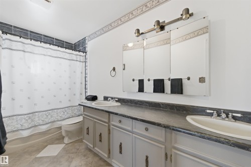 11212 35 Avenue, Edmonton, AB - Indoor Photo Showing Bathroom
