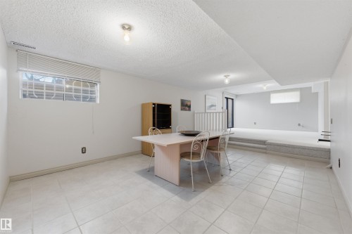 11212 35 Avenue, Edmonton, AB - Indoor