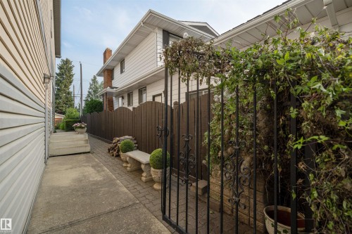 11212 35 Avenue, Edmonton, AB - Outdoor With Exterior
