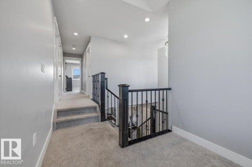 819 Albany Cove, Edmonton, AB - Indoor Photo Showing Other Room