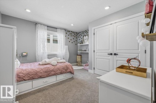 819 Albany Cove, Edmonton, AB - Indoor Photo Showing Bedroom