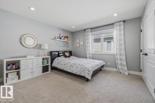 819 Albany Cove, Edmonton, AB - Indoor Photo Showing Bedroom