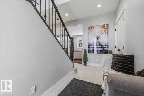 819 Albany Cove, Edmonton, AB - Indoor Photo Showing Other Room