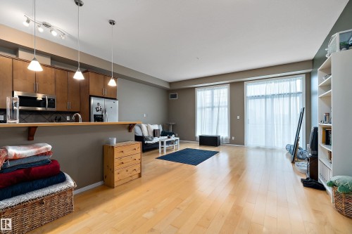 415 10531 117 Street, Edmonton, AB - Indoor Photo Showing Kitchen