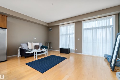 415 10531 117 Street, Edmonton, AB - Indoor