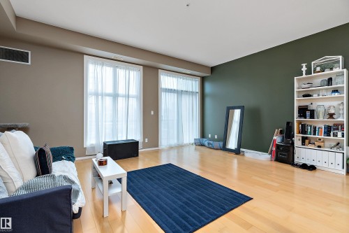 415 10531 117 Street, Edmonton, AB - Indoor