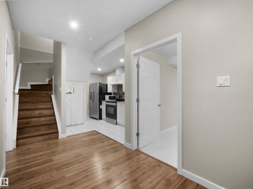2511 29 Street, Edmonton, AB - Indoor Photo Showing Other Room