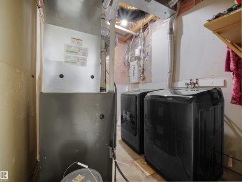 2511 29 Street, Edmonton, AB - Indoor Photo Showing Laundry Room