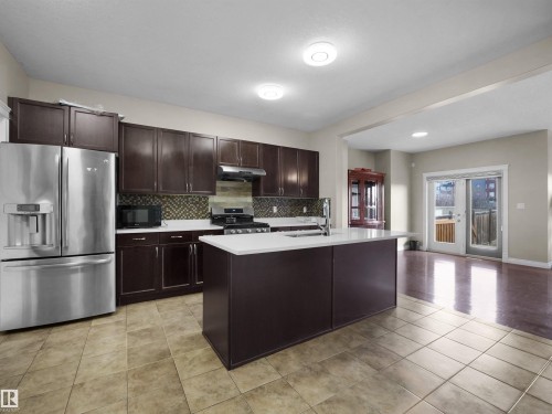 2511 29 Street, Edmonton, AB - Indoor Photo Showing Kitchen