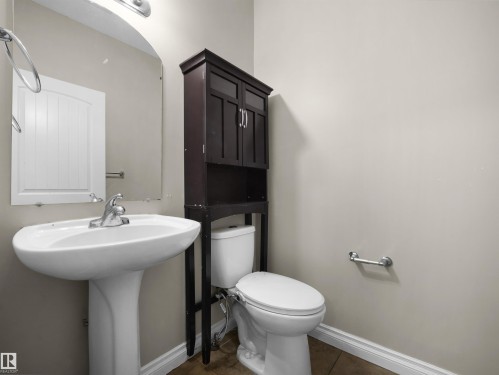 2511 29 Street, Edmonton, AB - Indoor Photo Showing Bathroom
