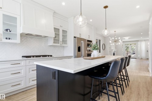 10430 143 Street, Edmonton, AB - Indoor Photo Showing Kitchen With Upgraded Kitchen