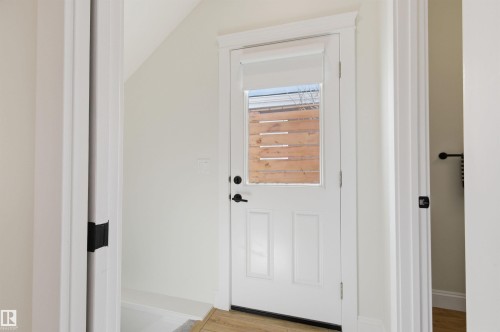 Private side entrance - 10430 143 Street, Edmonton, AB - Indoor Photo Showing Other Room