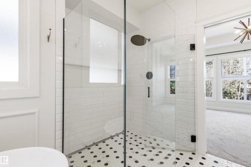 10430 143 Street, Edmonton, AB - Indoor Photo Showing Bathroom