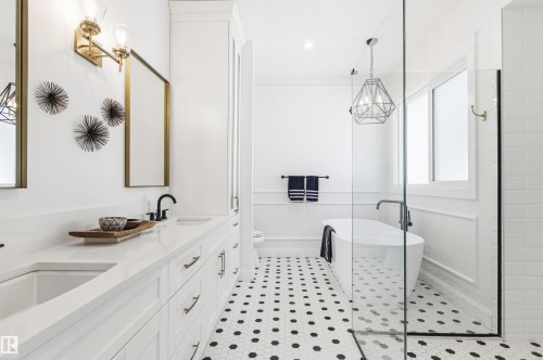 10430 143 Street, Edmonton, AB - Indoor Photo Showing Bathroom