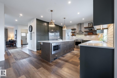 10923 130 Street, Edmonton, AB - Indoor Photo Showing Kitchen With Upgraded Kitchen